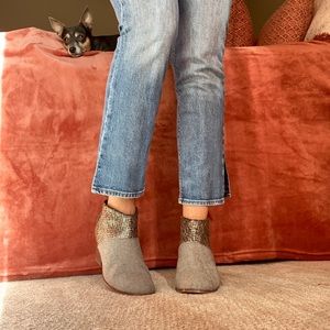 Tom’s Gray Boots